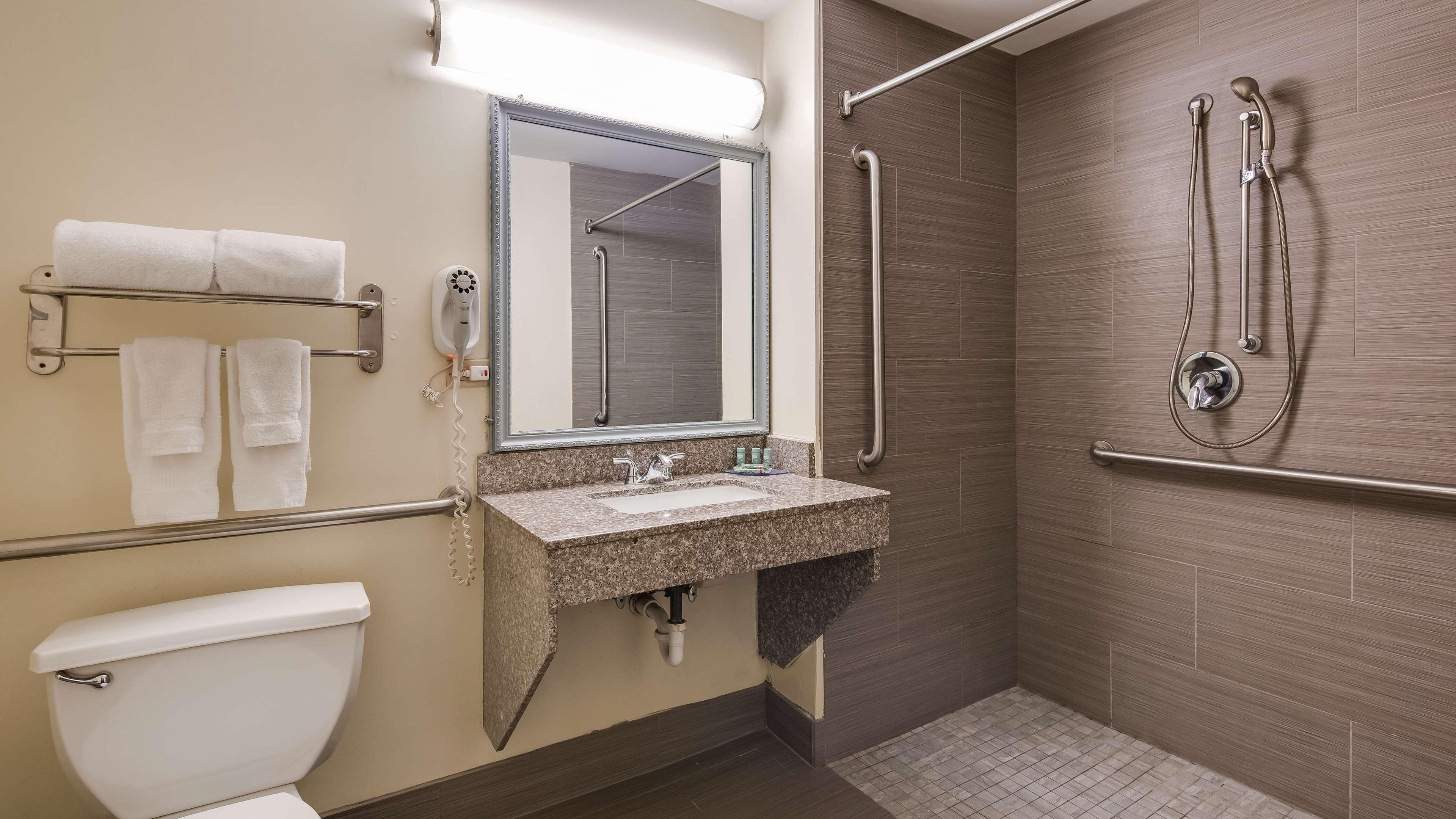 Best Western Rayne Inn Ngoại thất bức ảnh