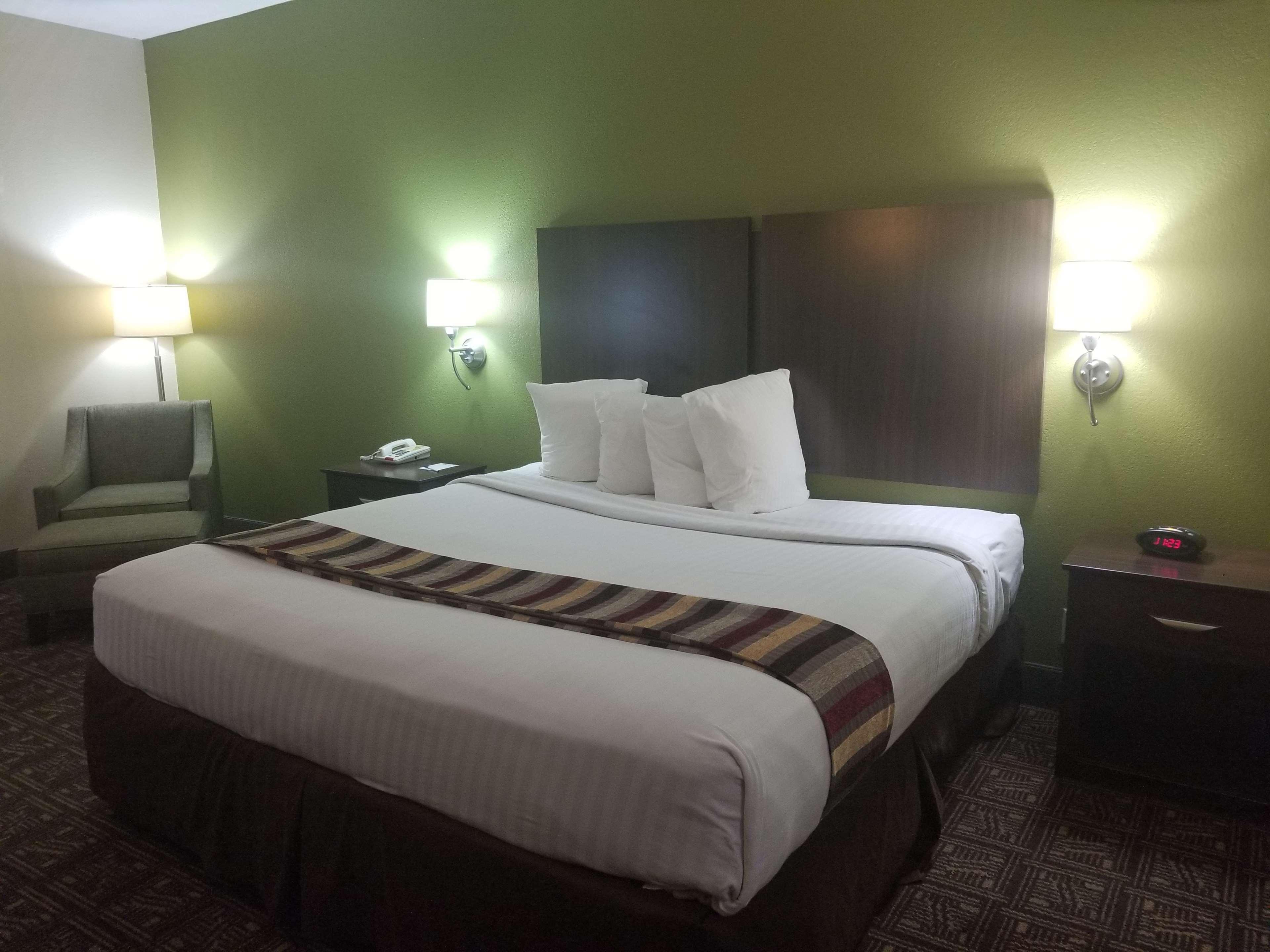 Best Western Rayne Inn Ngoại thất bức ảnh