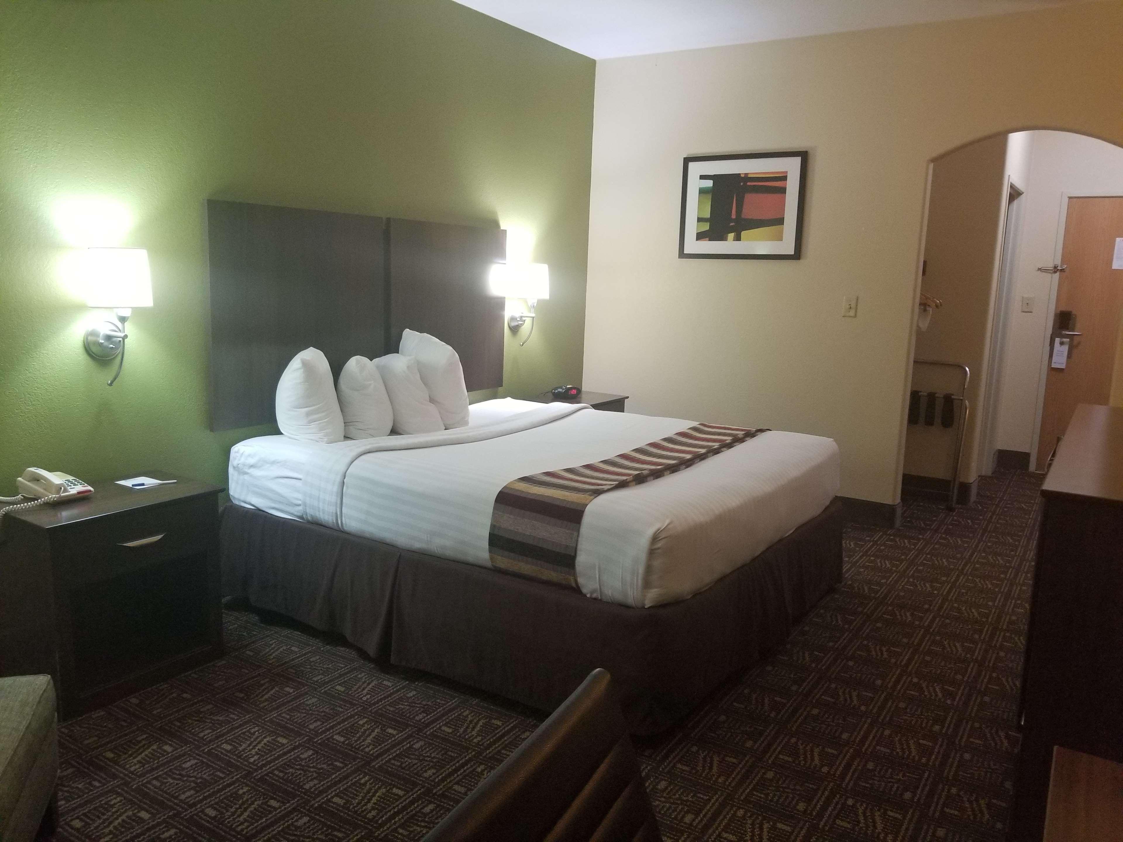 Best Western Rayne Inn Ngoại thất bức ảnh