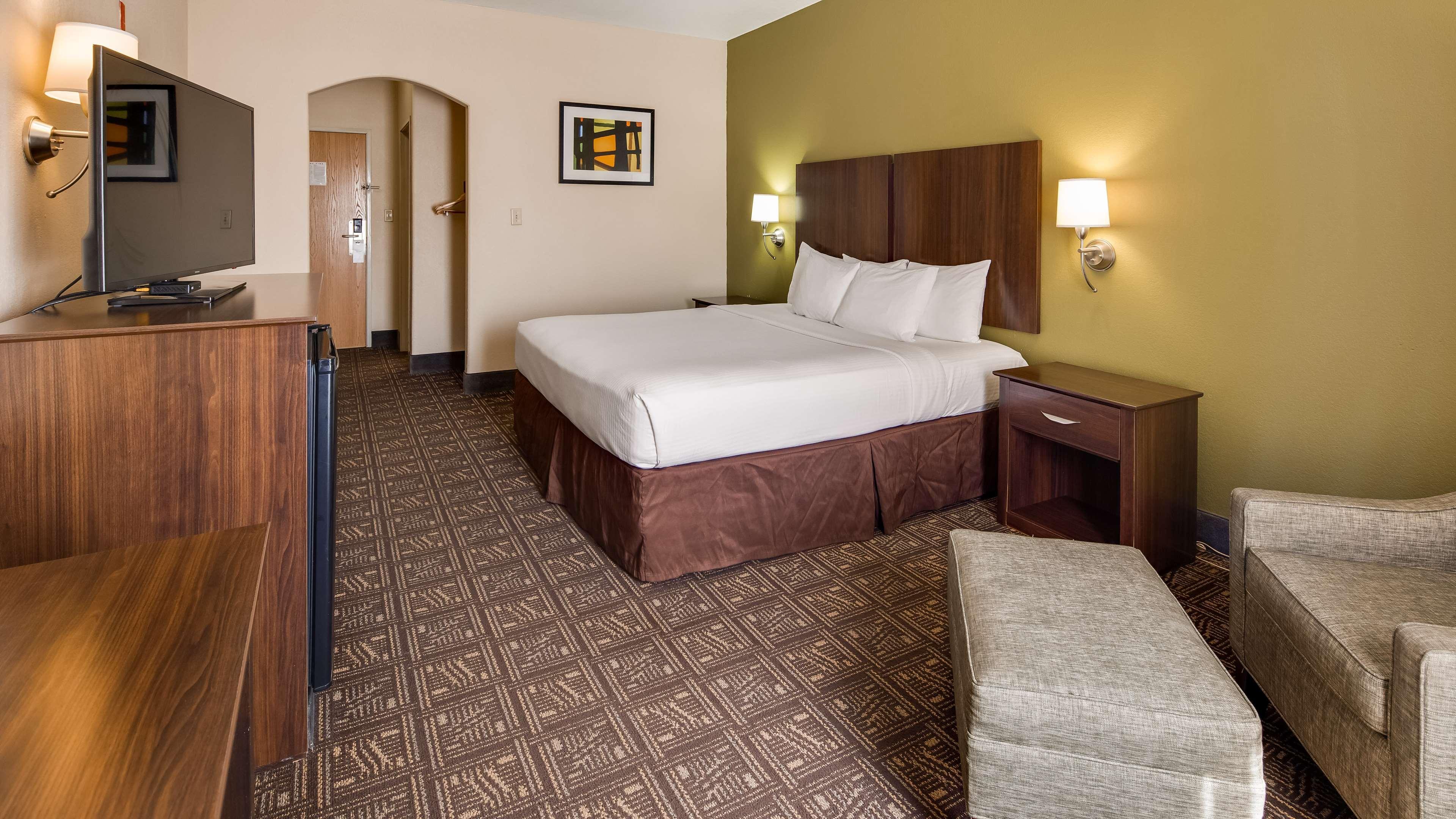 Best Western Rayne Inn Ngoại thất bức ảnh