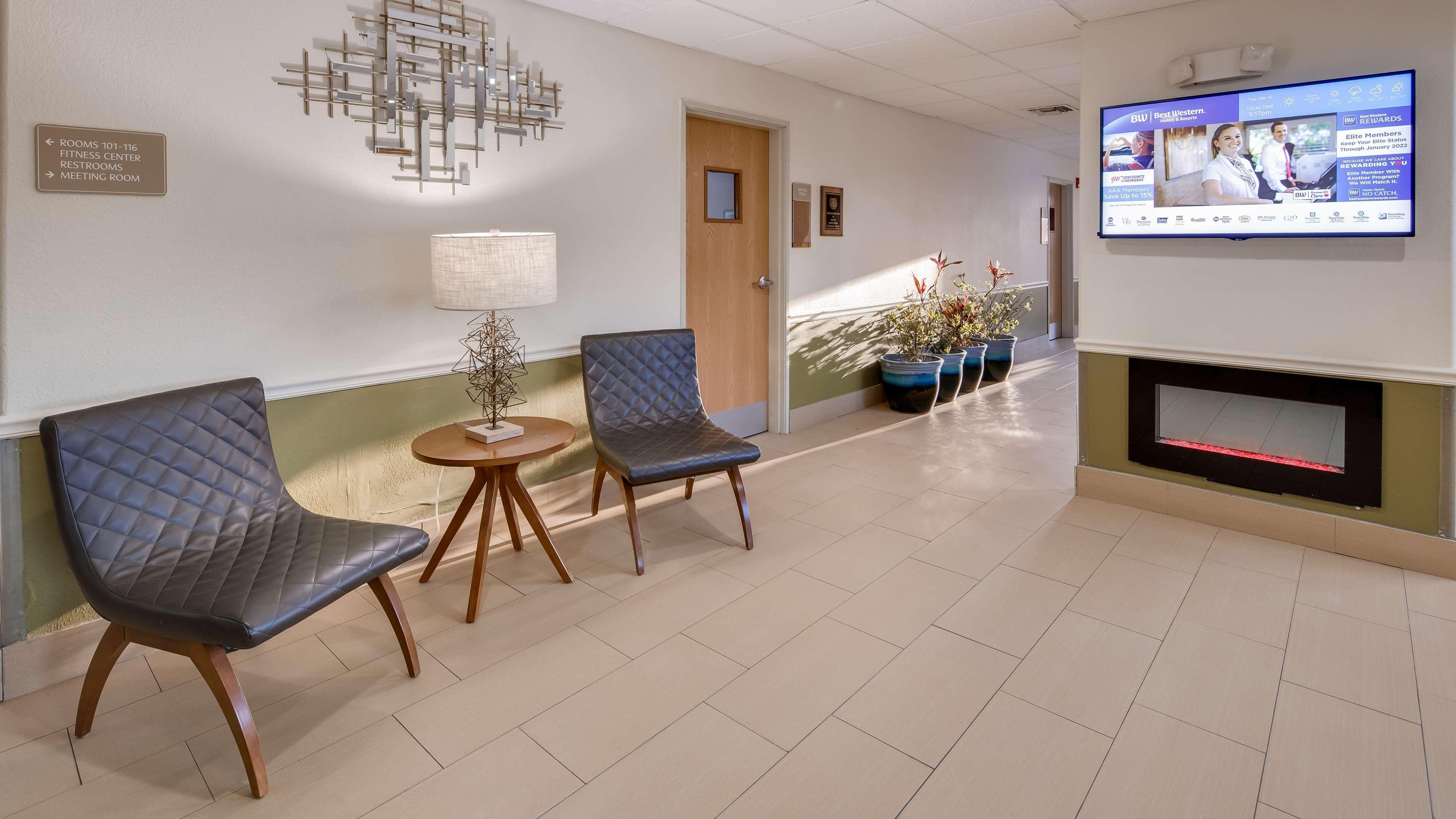 Best Western Rayne Inn Ngoại thất bức ảnh