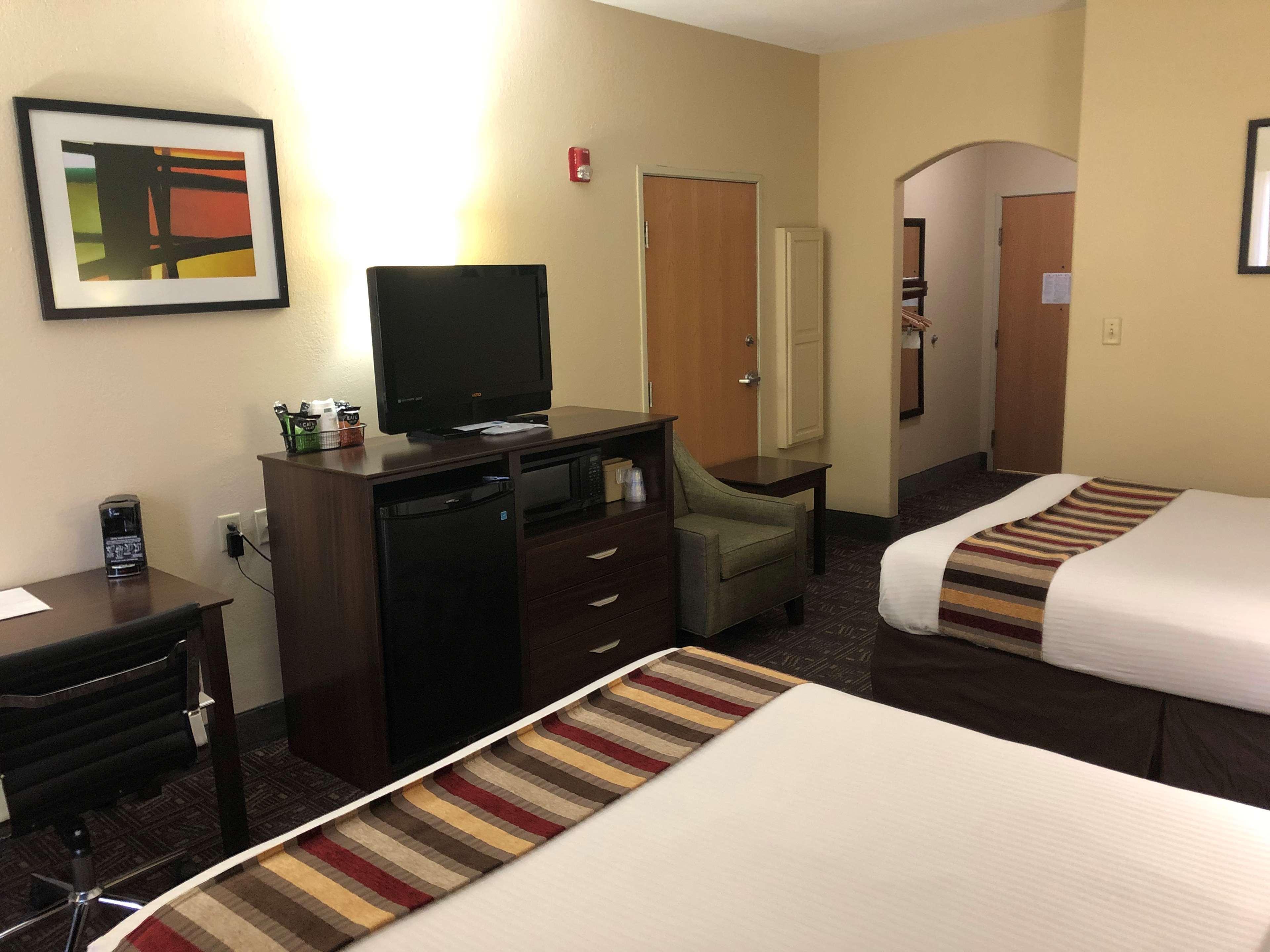 Best Western Rayne Inn Ngoại thất bức ảnh