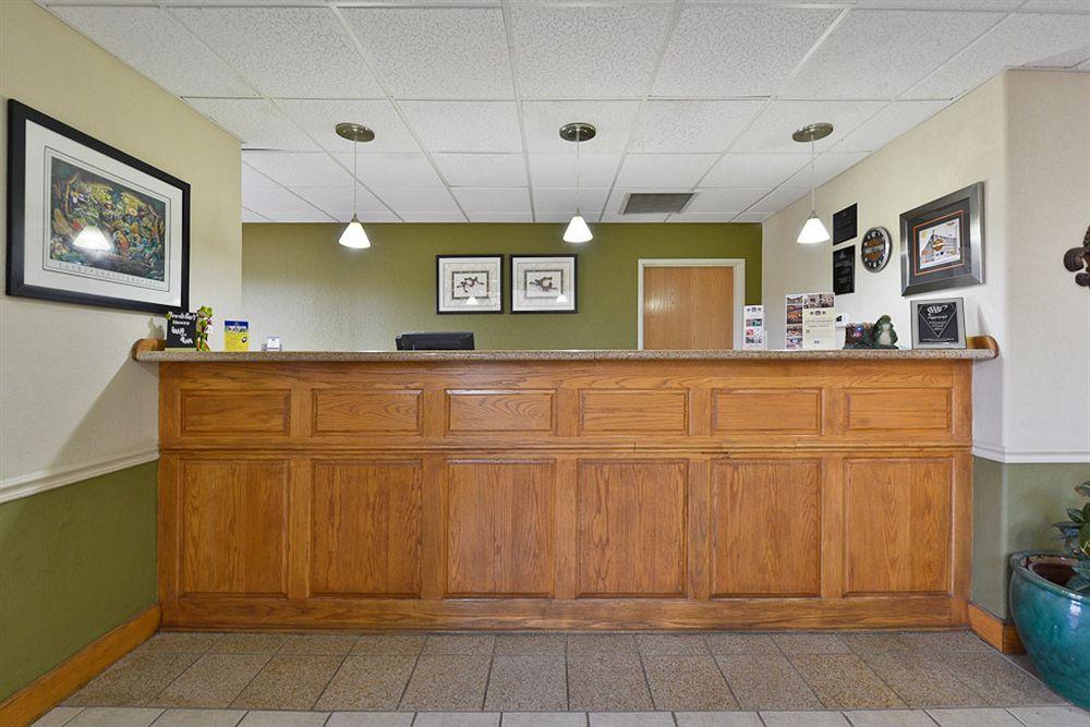 Best Western Rayne Inn Ngoại thất bức ảnh