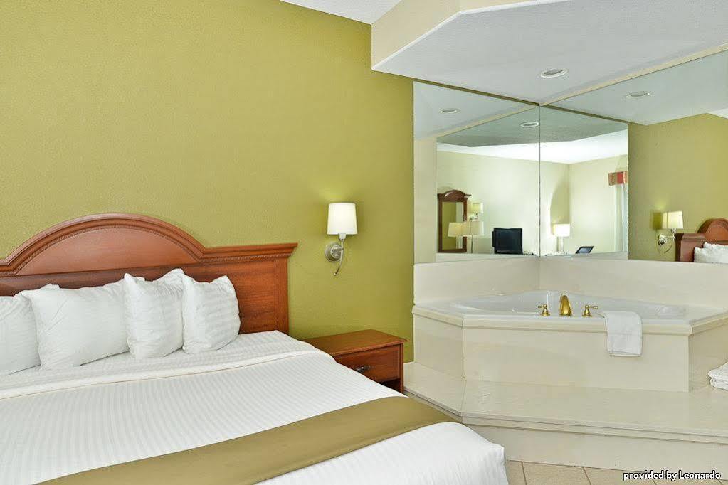 Best Western Rayne Inn Ngoại thất bức ảnh