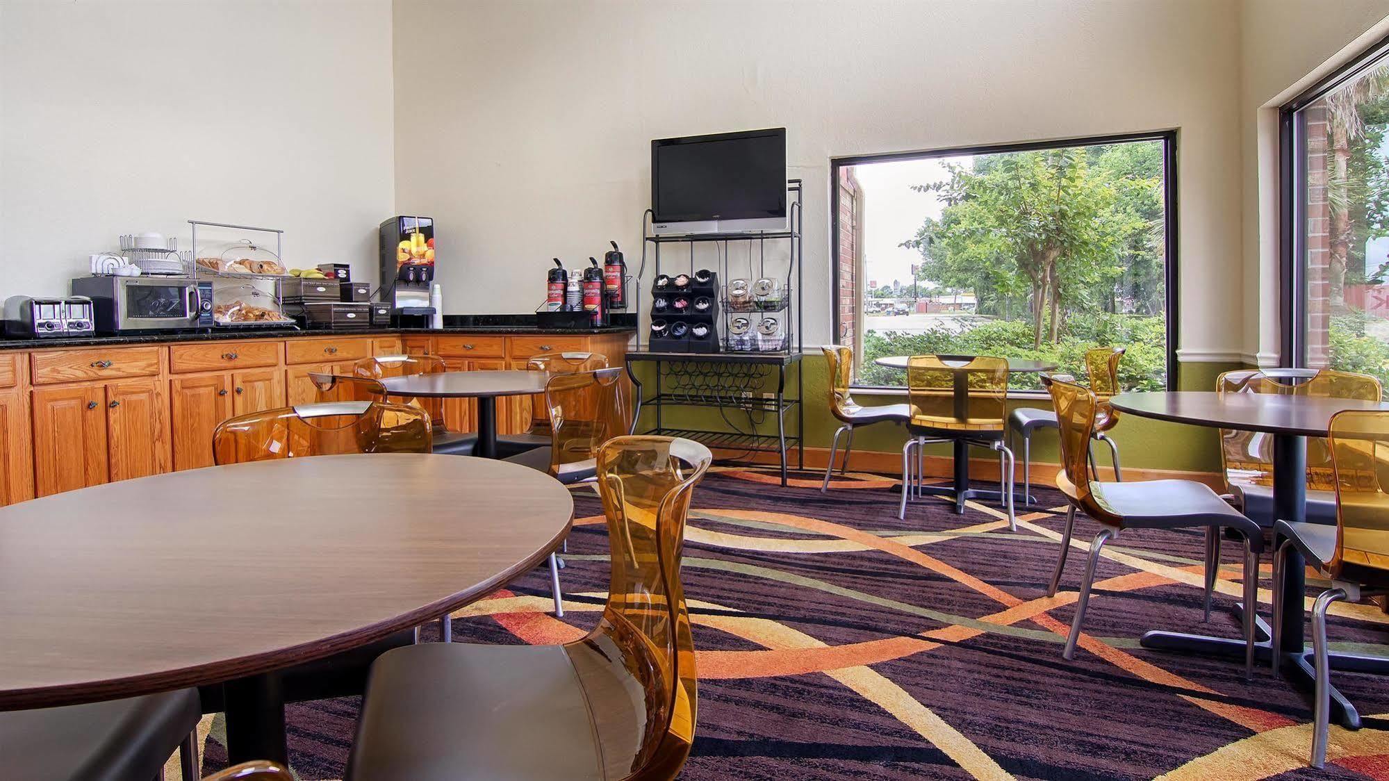 Best Western Rayne Inn Ngoại thất bức ảnh