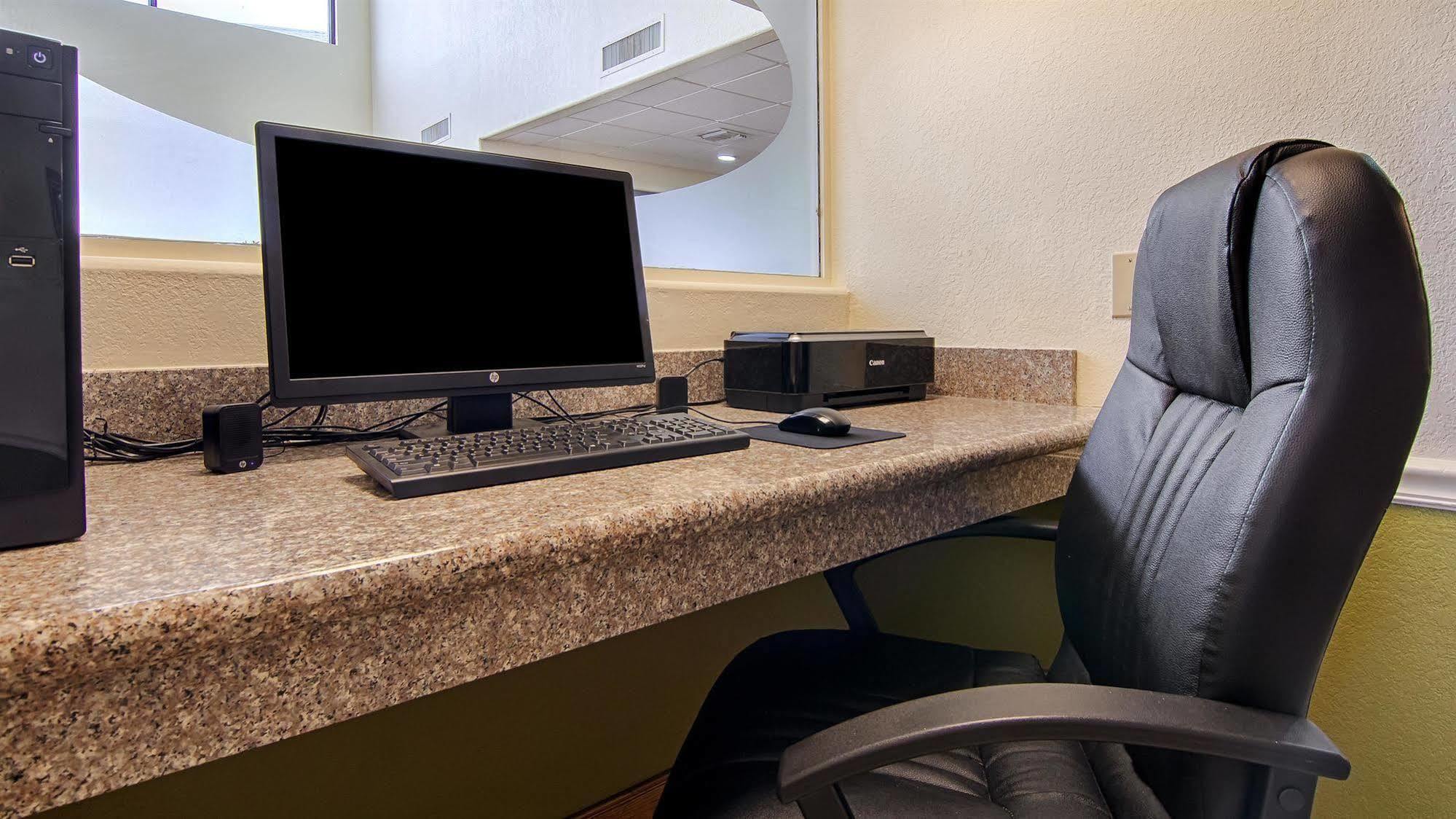 Best Western Rayne Inn Ngoại thất bức ảnh