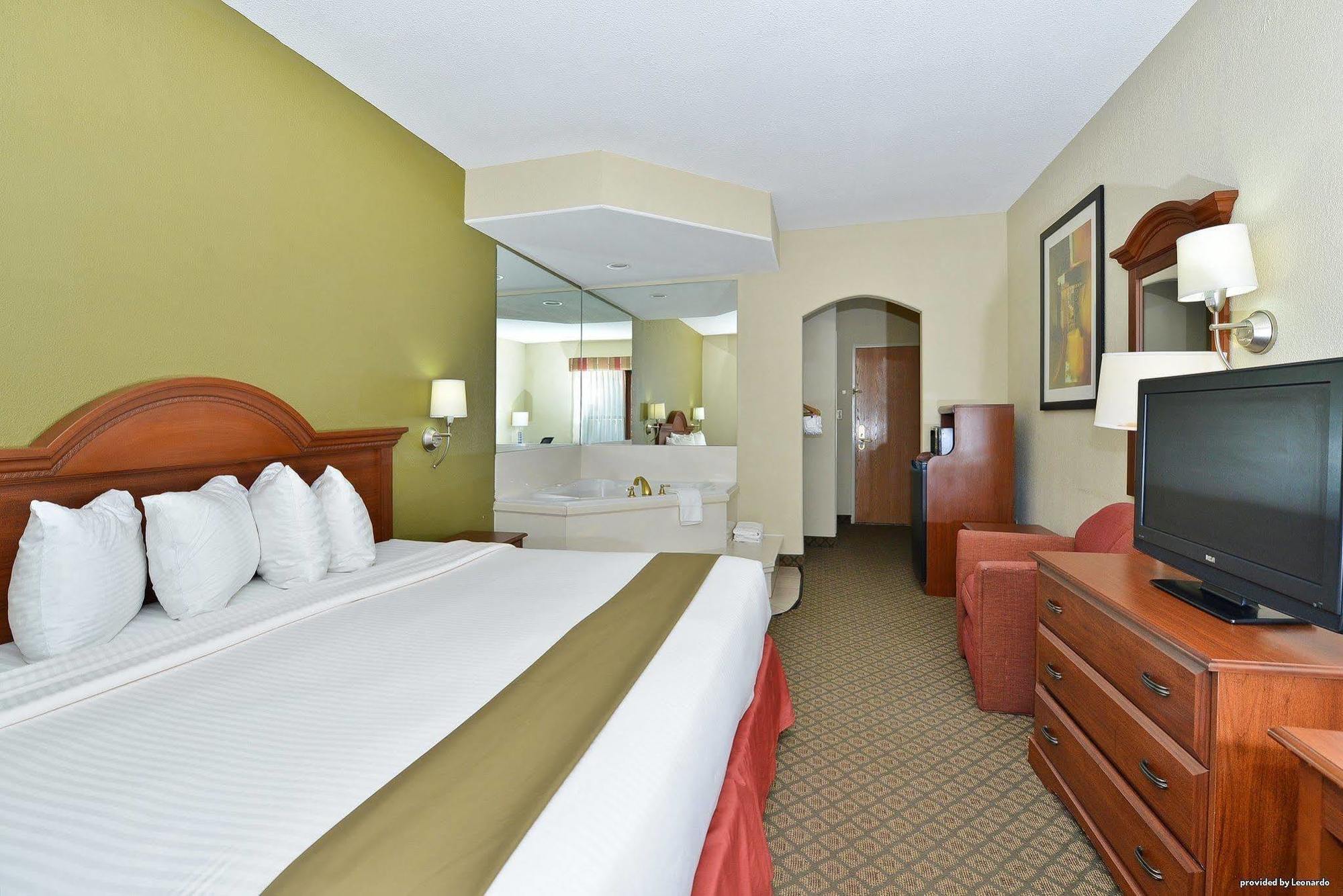 Best Western Rayne Inn Ngoại thất bức ảnh
