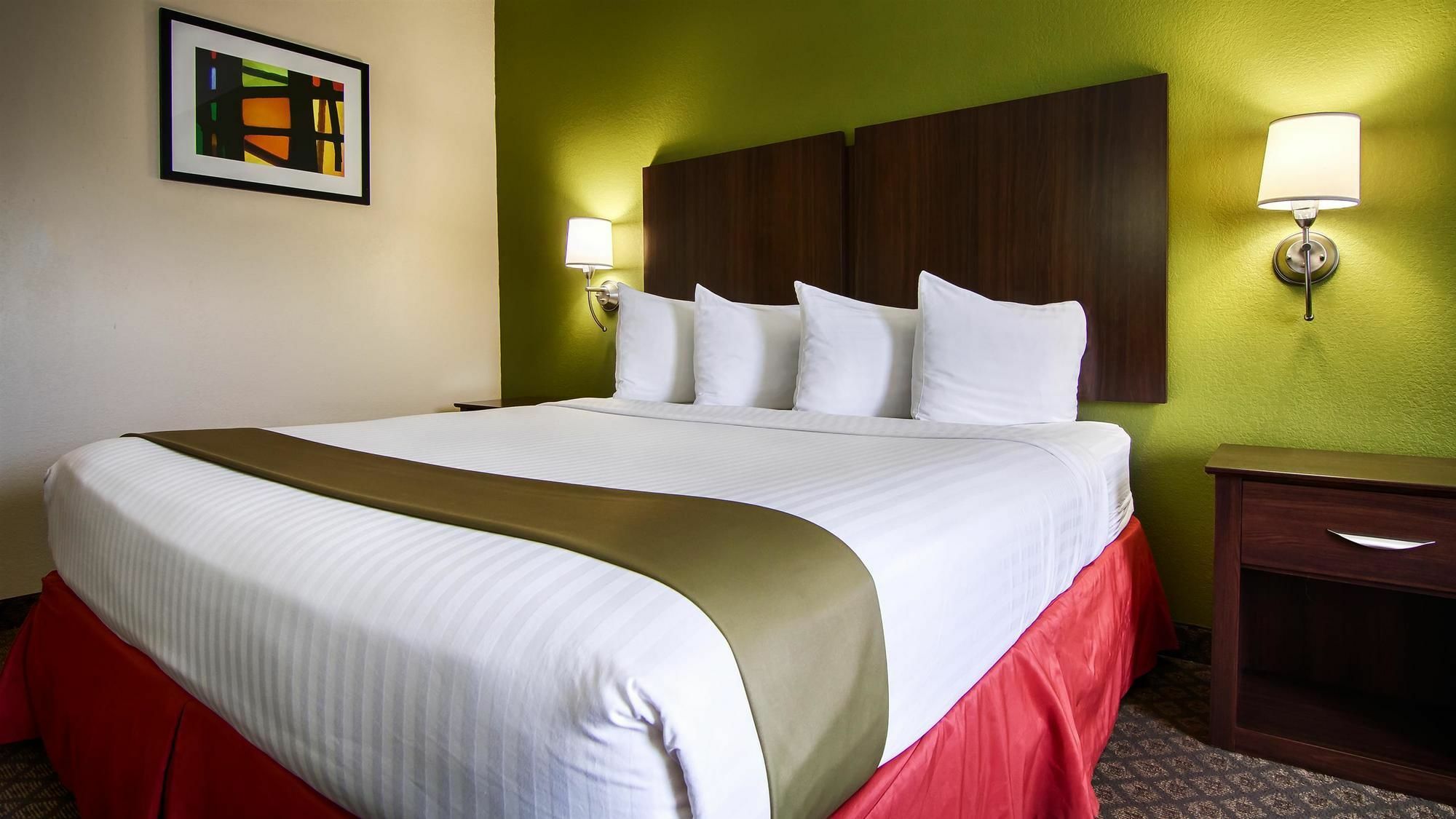 Best Western Rayne Inn Ngoại thất bức ảnh